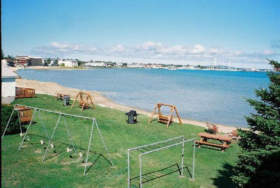 Sunrise Beach Motel Маккино Сити Экстерьер фото
