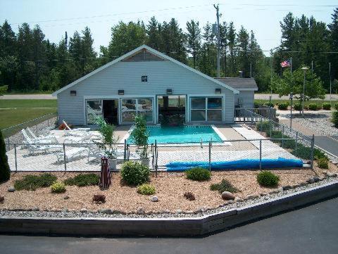 Sunrise Beach Motel Маккино Сити Экстерьер фото