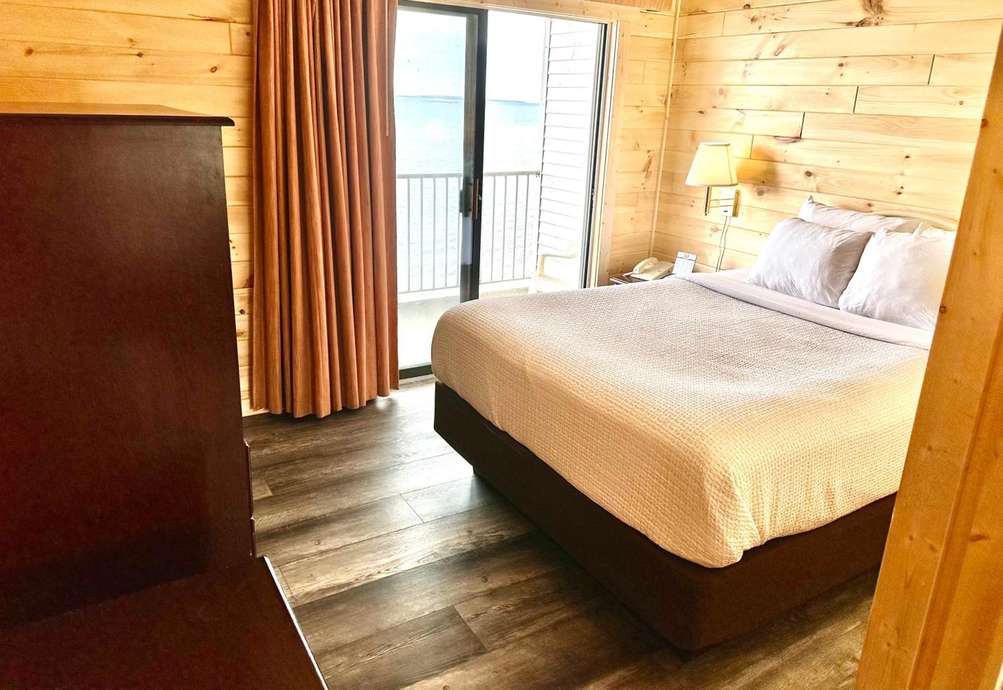 Sunrise Beach Motel Маккино Сити Экстерьер фото