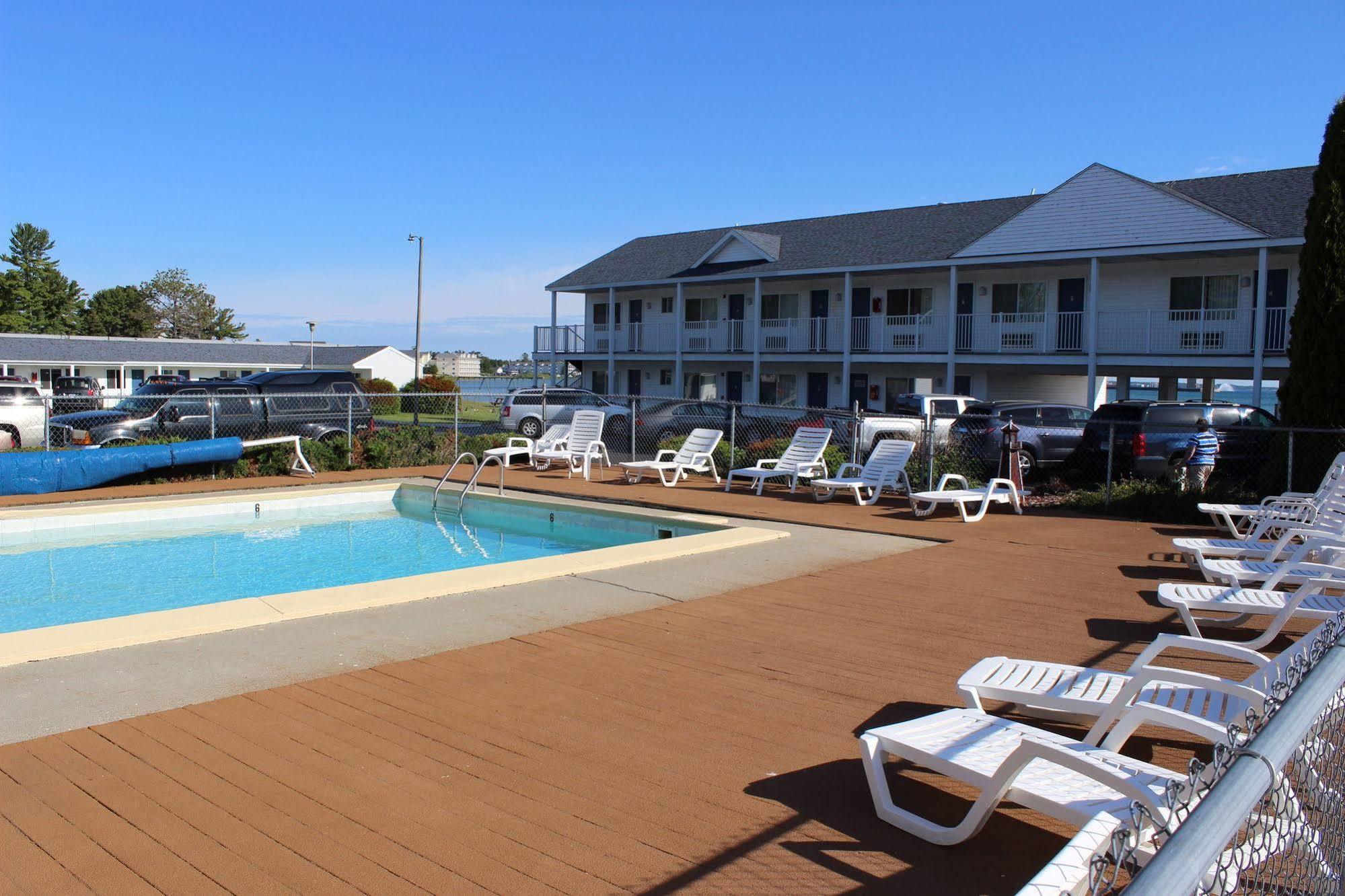 Sunrise Beach Motel Маккино Сити Экстерьер фото